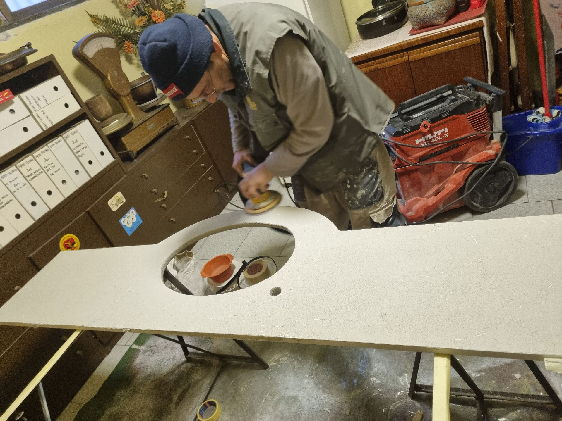 Preparazione top bagno per applicazione Microtopping